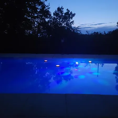 Met Zwembad Dordogne Vila