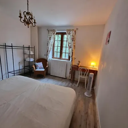 Met Zwembad Dordogne Vila *